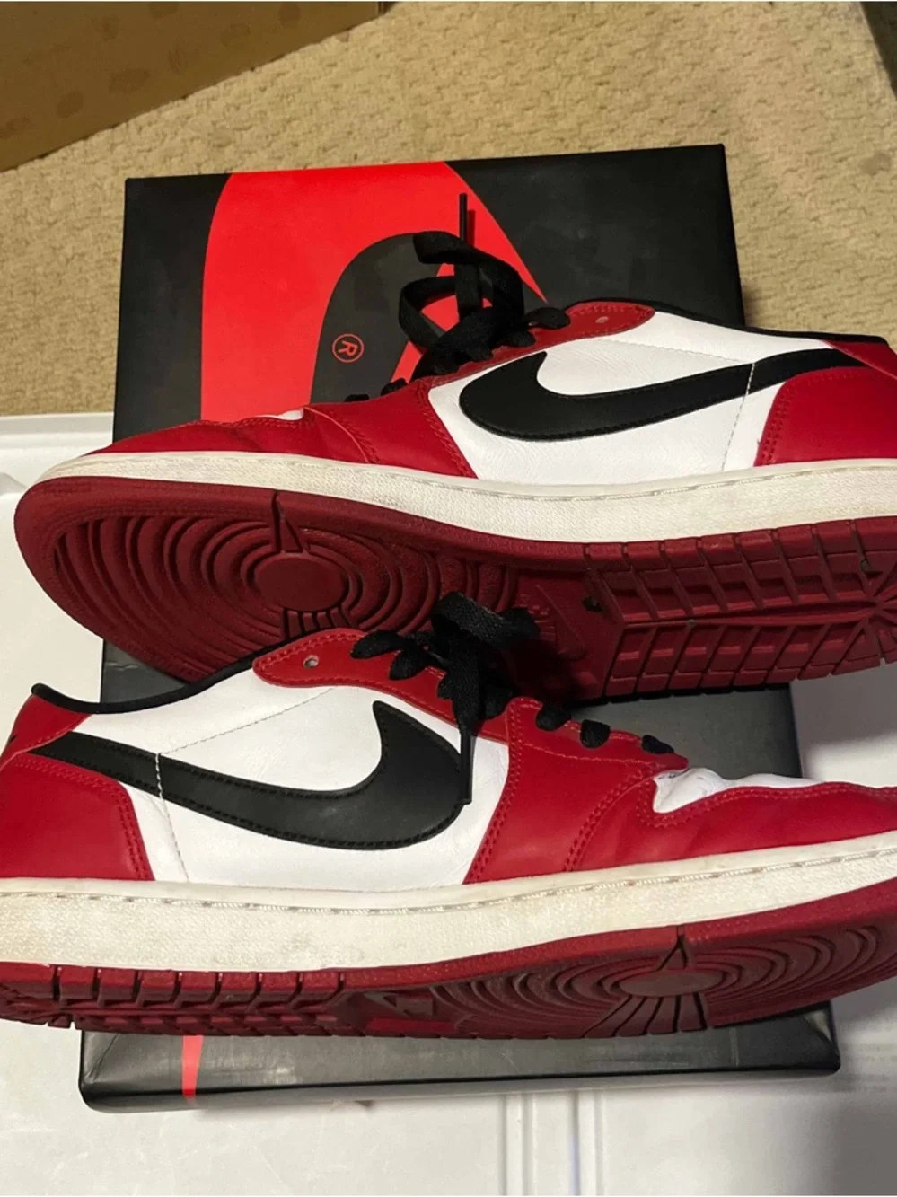 2016 Nike Air Jordan 1 Retro Low OG Chicago 705329 600 Red Black White US11